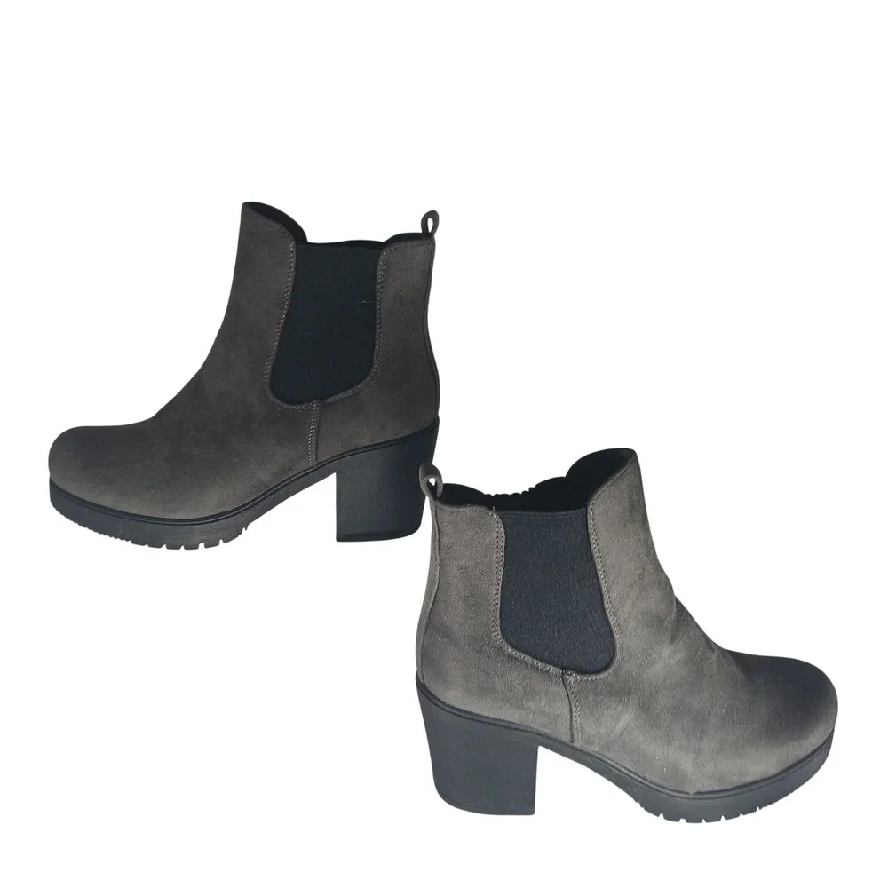 Dream Pairs Chelsea Boots Size 9 Gray Chunky Block Heel Lug Sole Platform Goth
